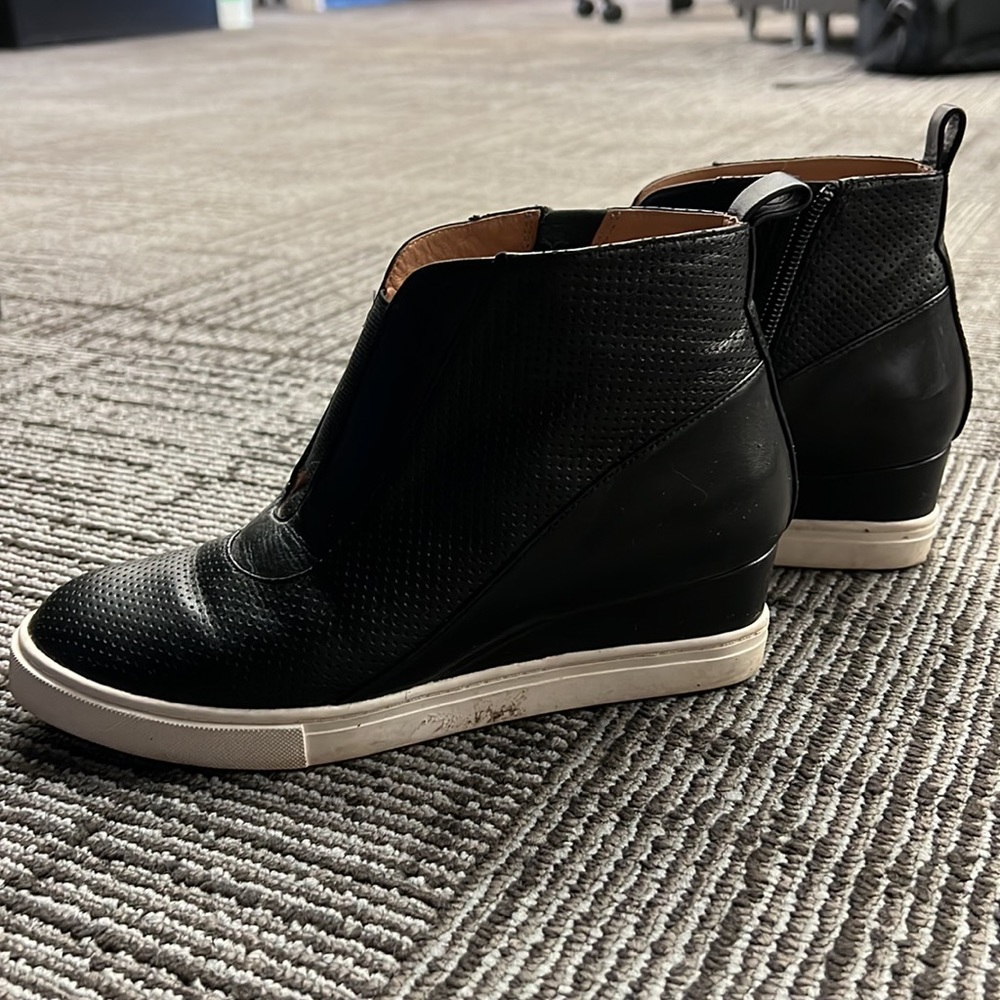 Black leather wedge shoes Sz 5.5 (narrow)